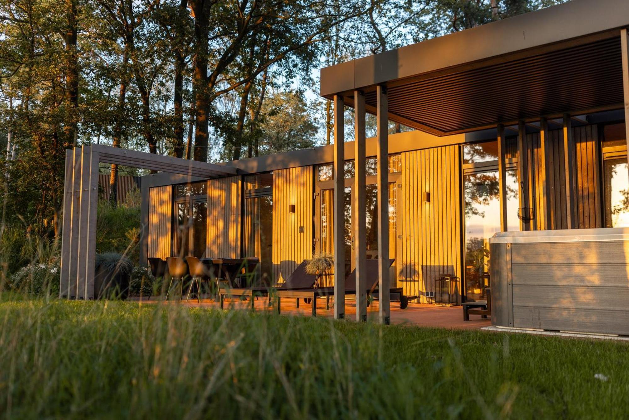 Zicht Op Twente - Spa Lodges Markelo Exterior foto