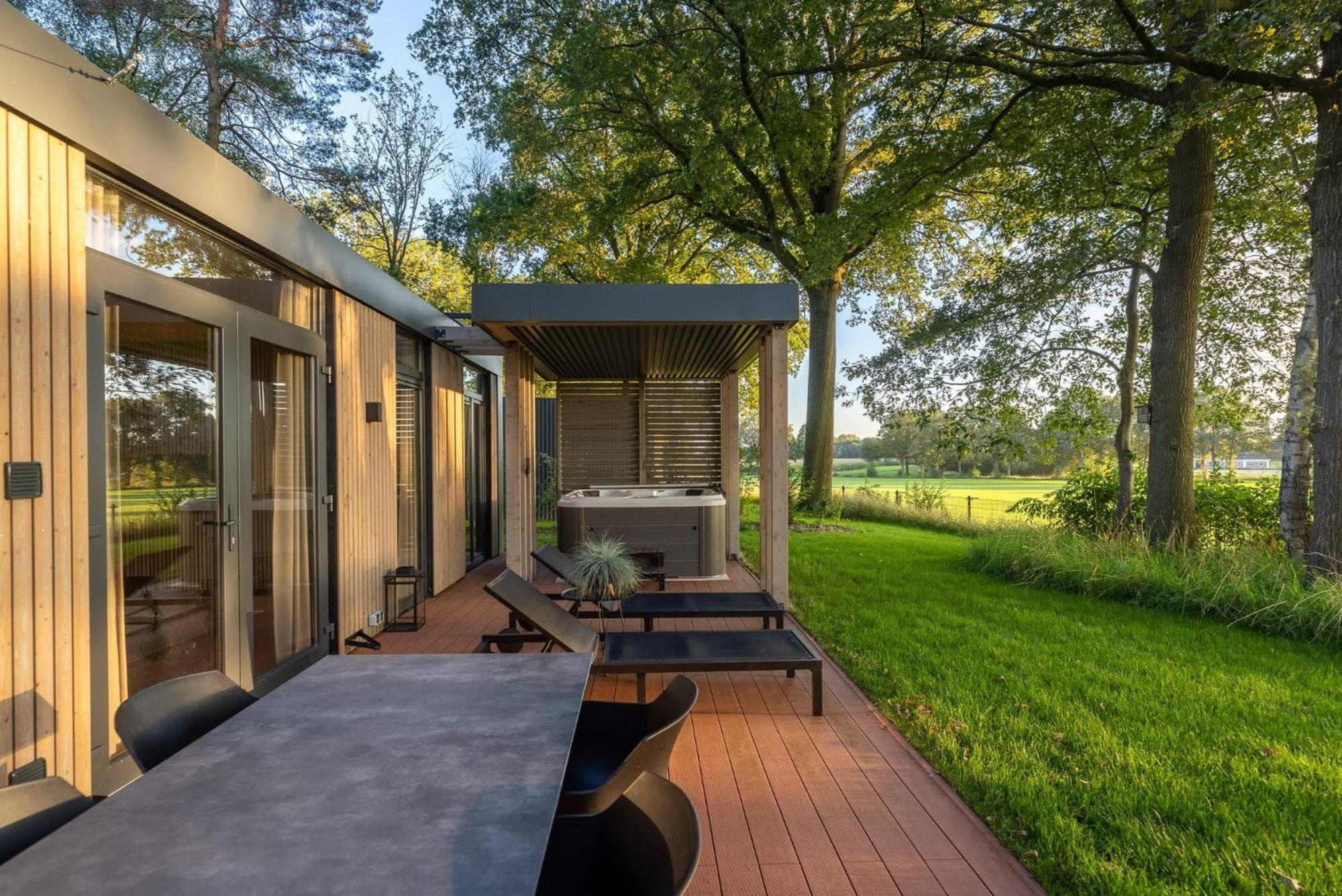 Zicht Op Twente - Spa Lodges Markelo Exterior foto